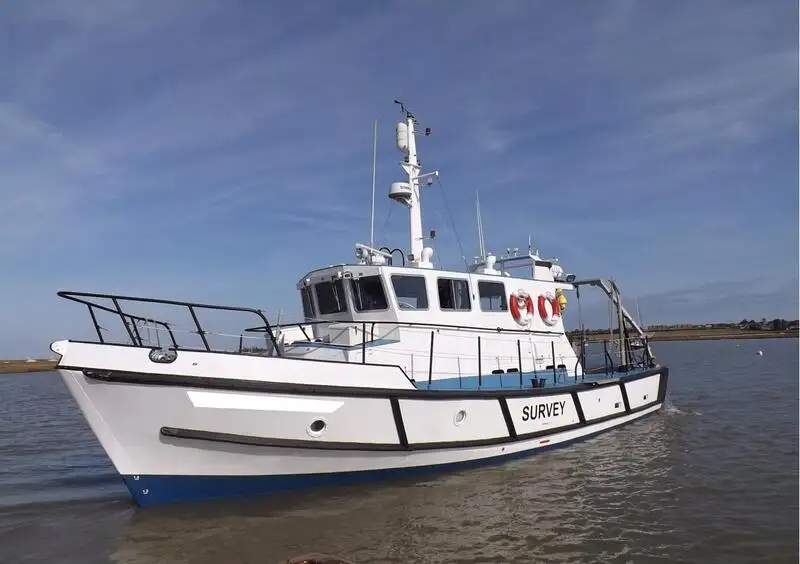 Navio de pesquisa à venda