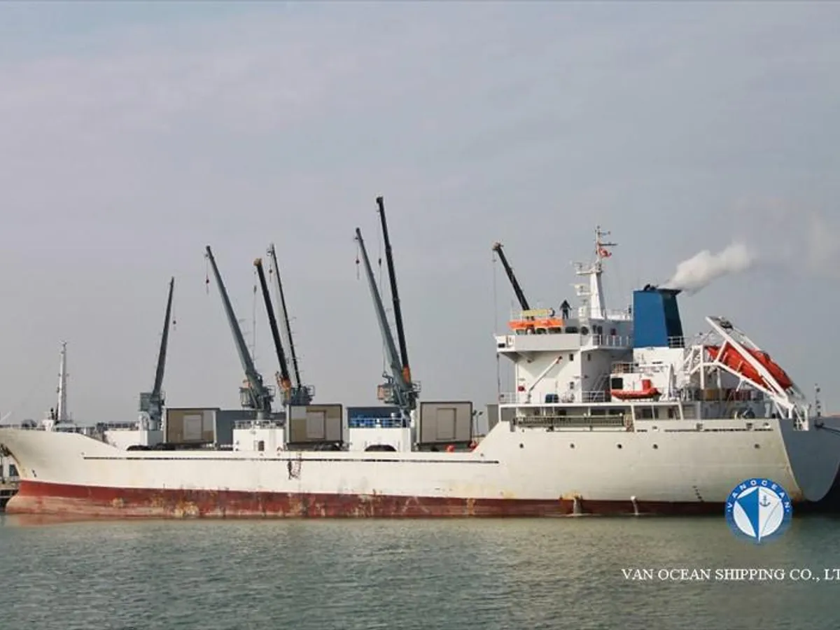 Navio frigorífico à venda