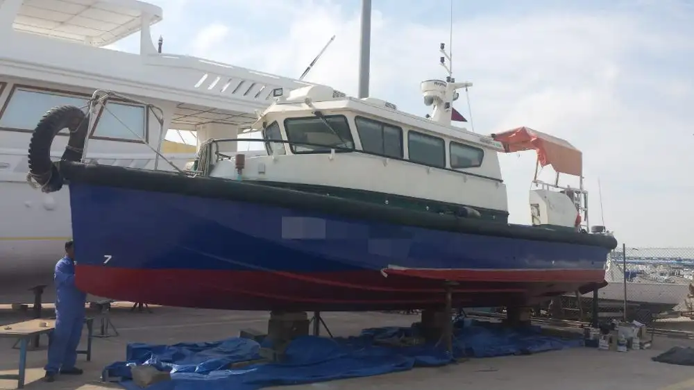Barco de tripulação à venda