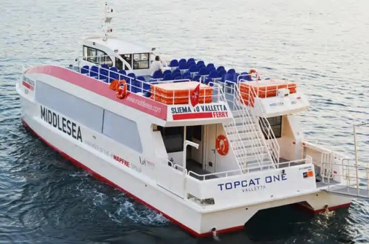 Navio de passageiros à venda