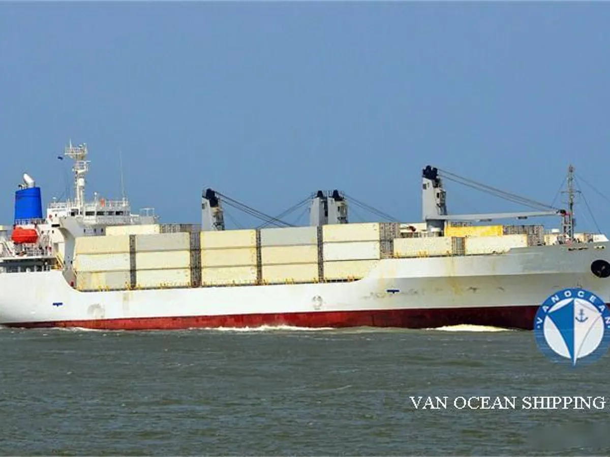 Navio frigorífico à venda