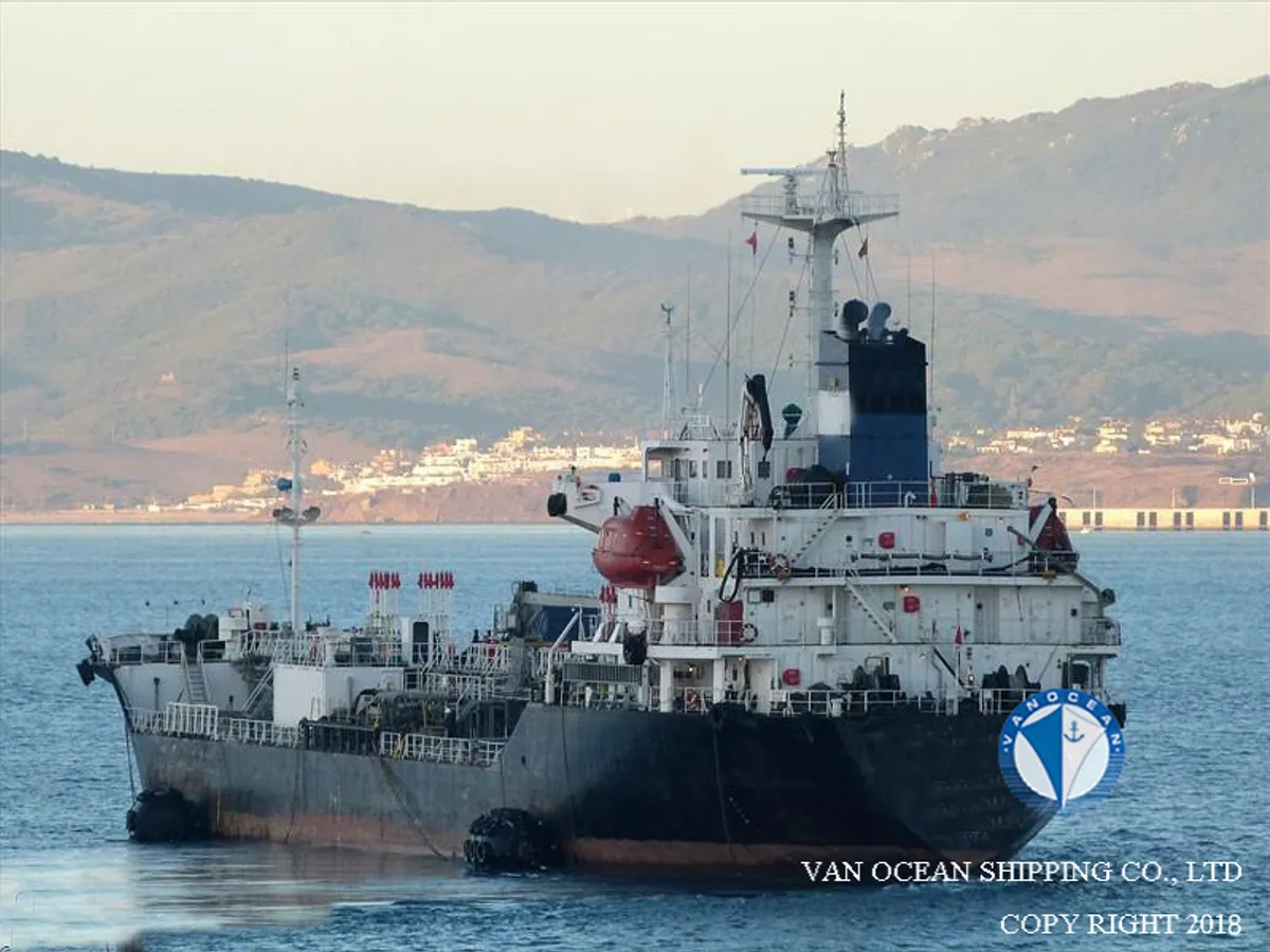 Navio-tanque de óleo/produtos químicos à venda