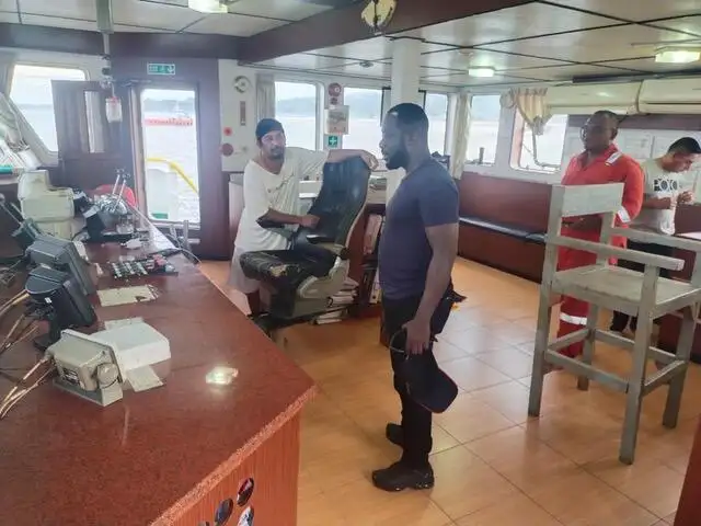 Navio-tanque de óleo/produtos químicos à venda