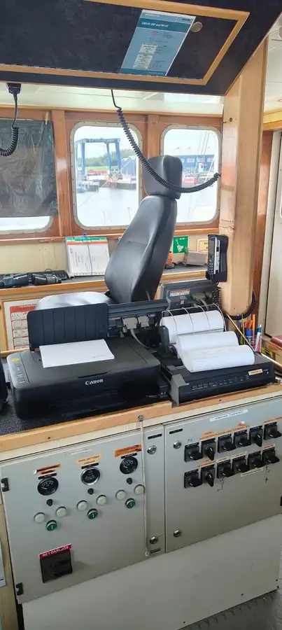 Navio de abastecimento à venda