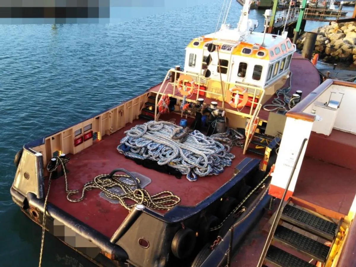 Rebocador à venda