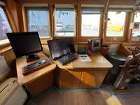Navio porta-contêineres à venda