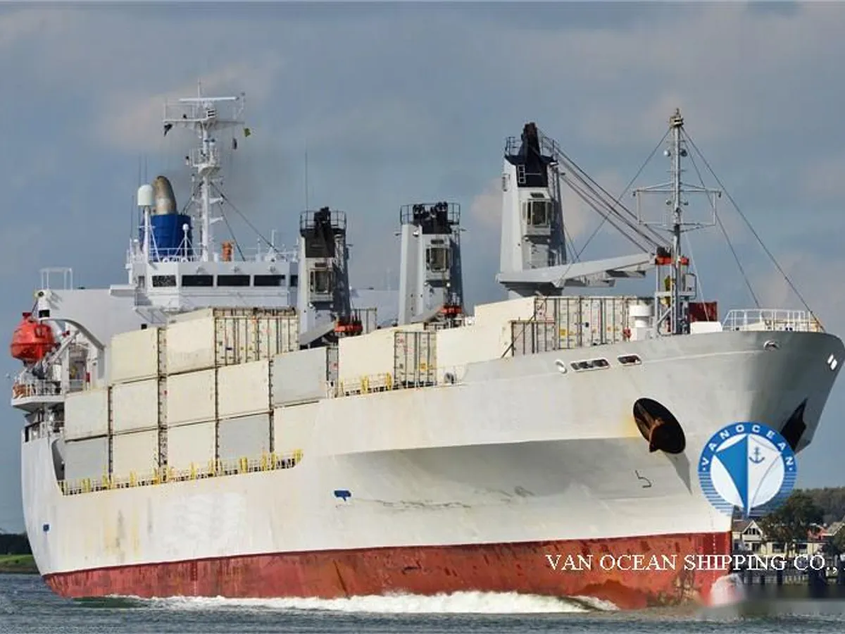 Navio frigorífico à venda