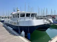 Catamarã à venda