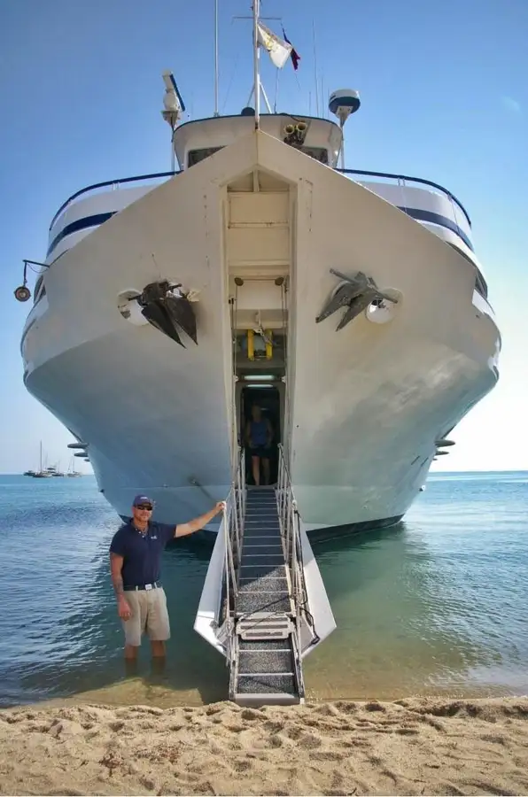 Navio de cruzeiro à venda