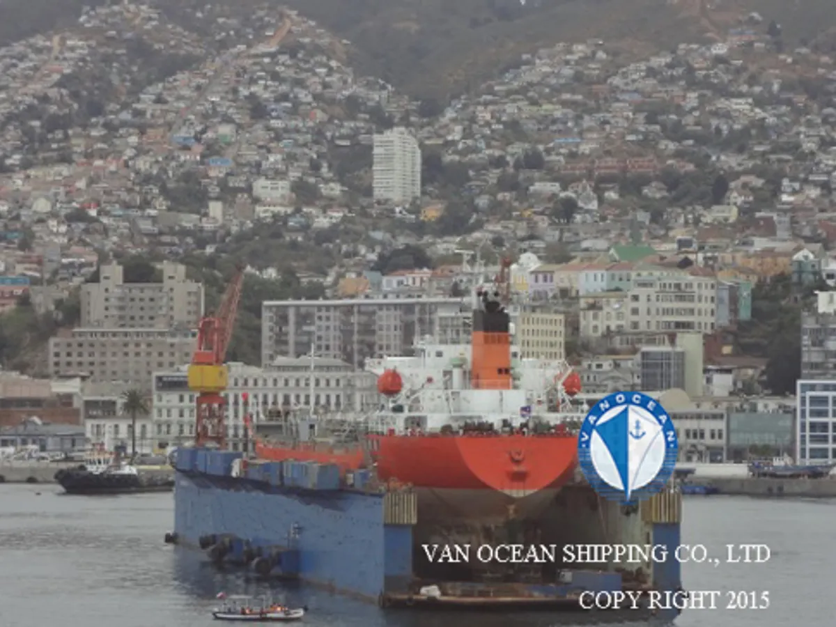 Navio-tanque de óleo/produtos químicos à venda