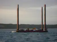 Barcaça à venda