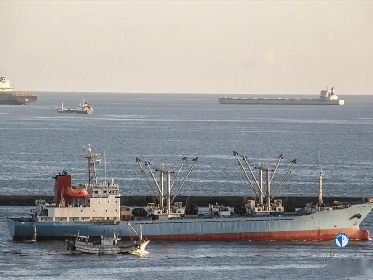 Navio frigorífico à venda