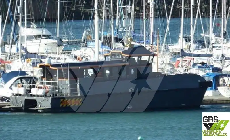 Barco de tripulação à venda
