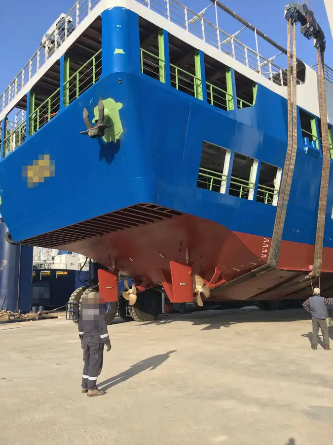 Navio Ro-Ro à venda