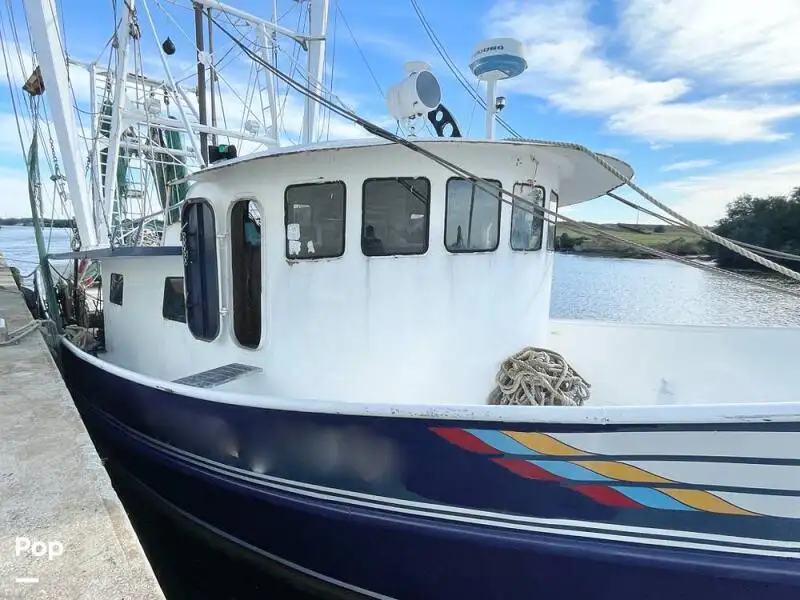 Navio de pesca de arrasto à venda
