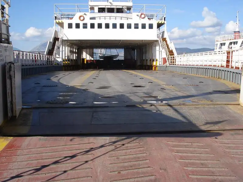 Balsa de desembarque, tanque à venda