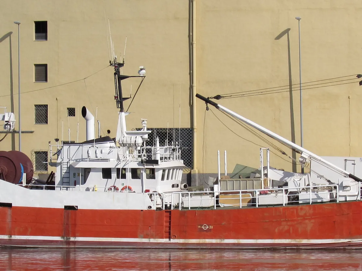 Navio de pesca de arrasto à venda