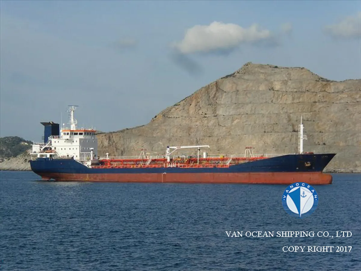 Navio-tanque de óleo/produtos químicos à venda