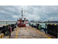 Barco de tripulação à venda