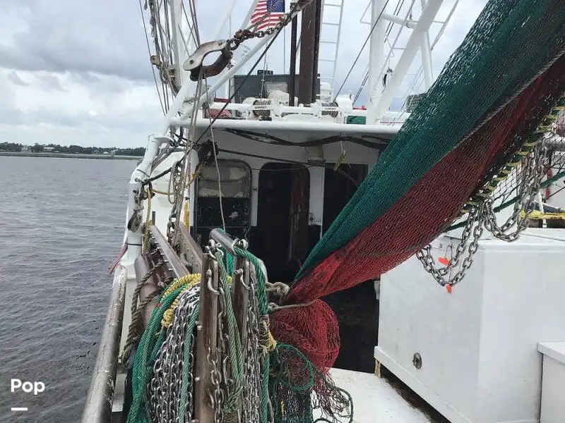 Navio de pesca de arrasto à venda