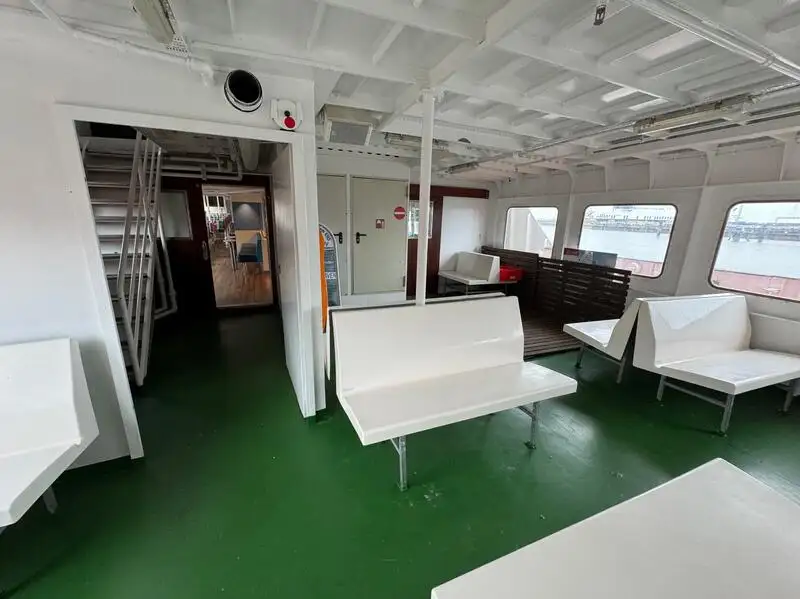 Navio de passageiros à venda