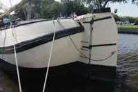 Barcaça à venda