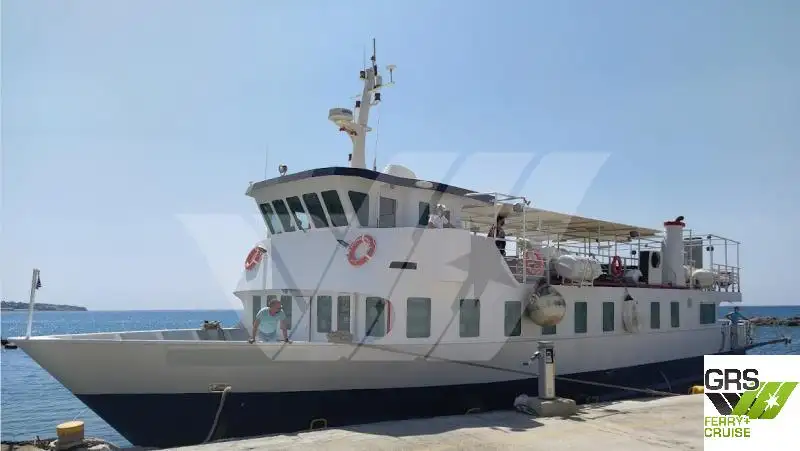 Navio de passageiros à venda