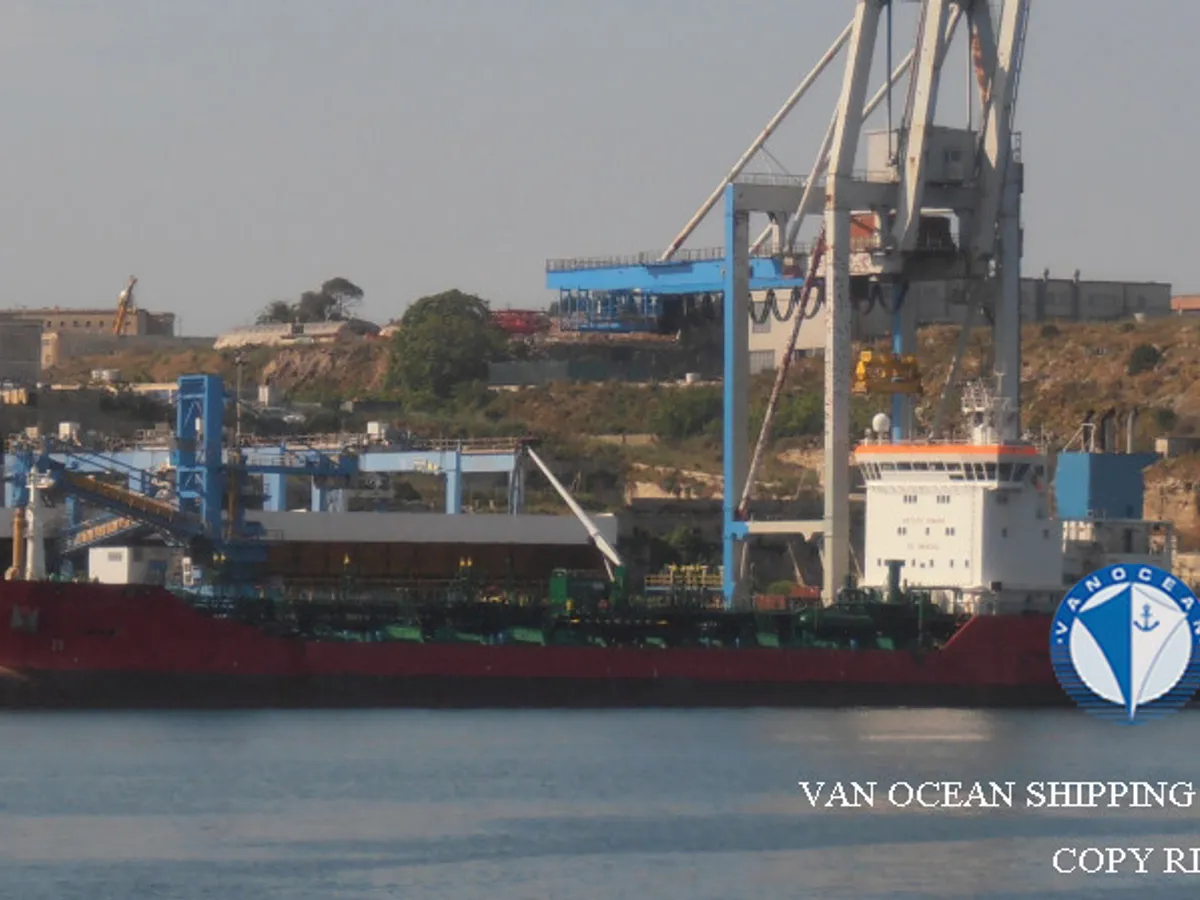 Navio-tanque de óleo/produtos químicos à venda