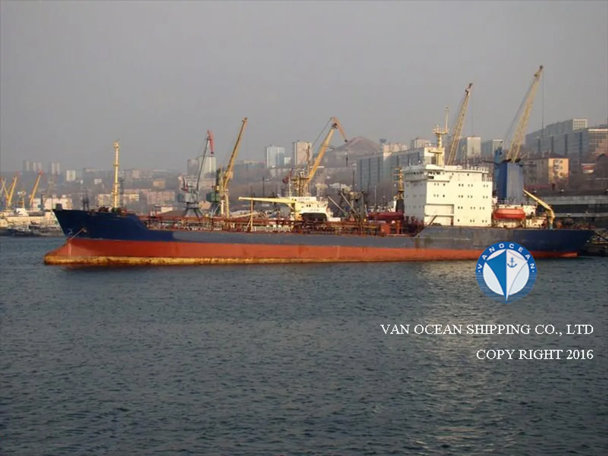 Navio-tanque de óleo/produtos químicos à venda