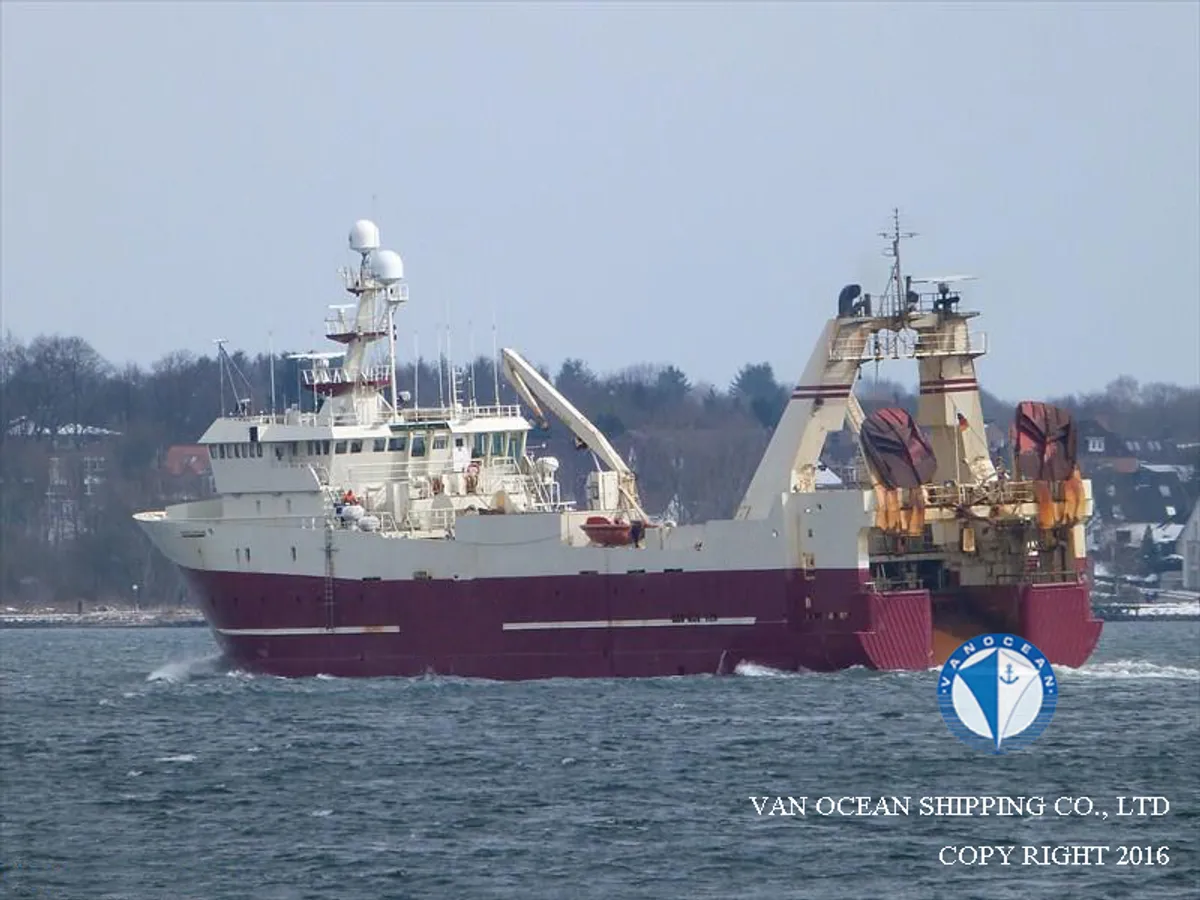 Navio de pesca de arrasto à venda