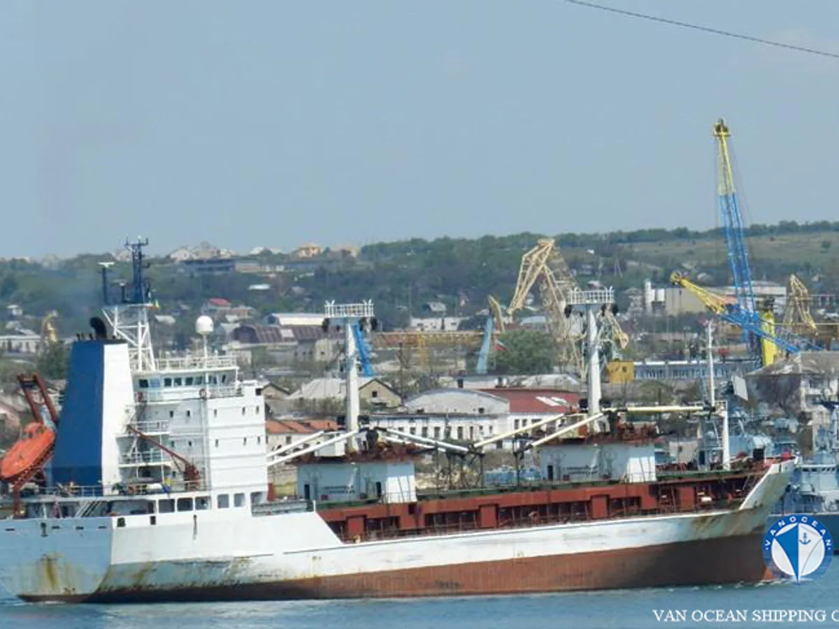 Navio frigorífico à venda