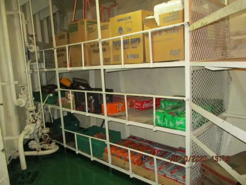 Navio frigorífico à venda