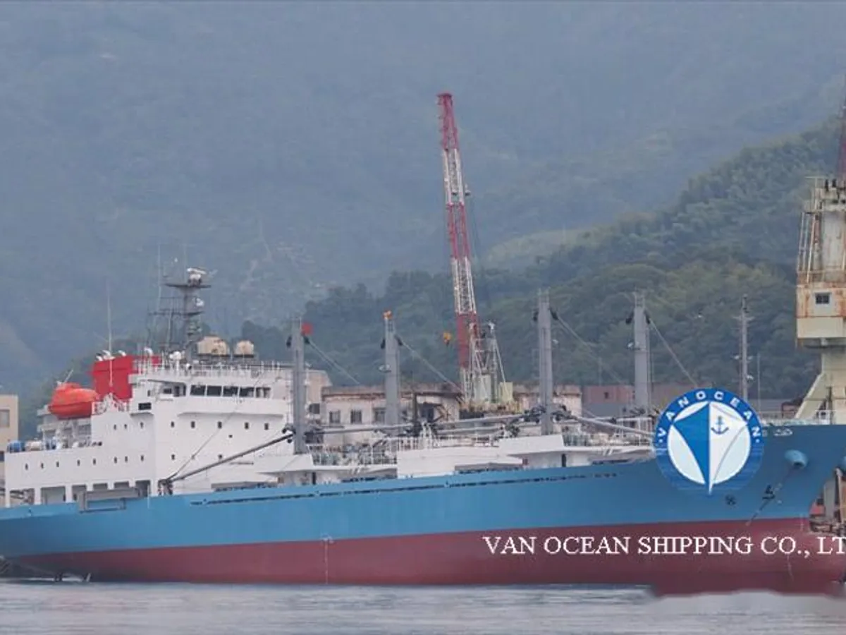 Navio frigorífico à venda