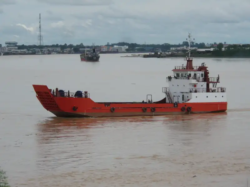 Balsa de desembarque, tanque à venda