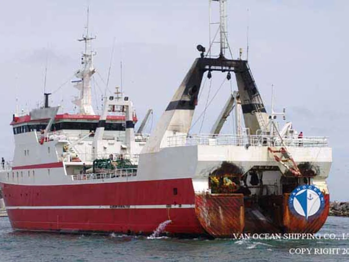 Navio de pesca de arrasto à venda