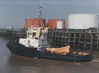 Rebocador à venda