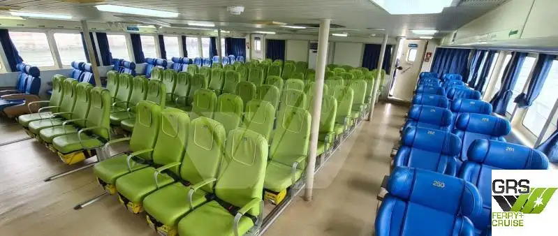 Navio de passageiros à venda