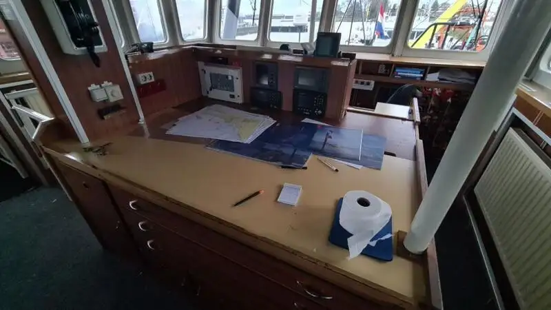 Navio de abastecimento à venda