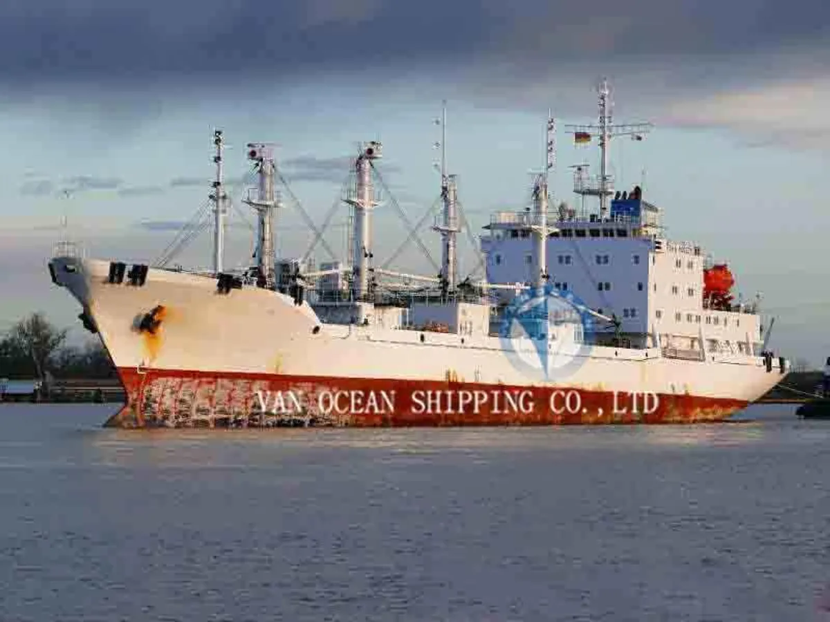 Navio frigorífico à venda