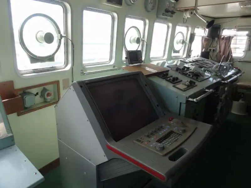 Navio de abastecimento à venda