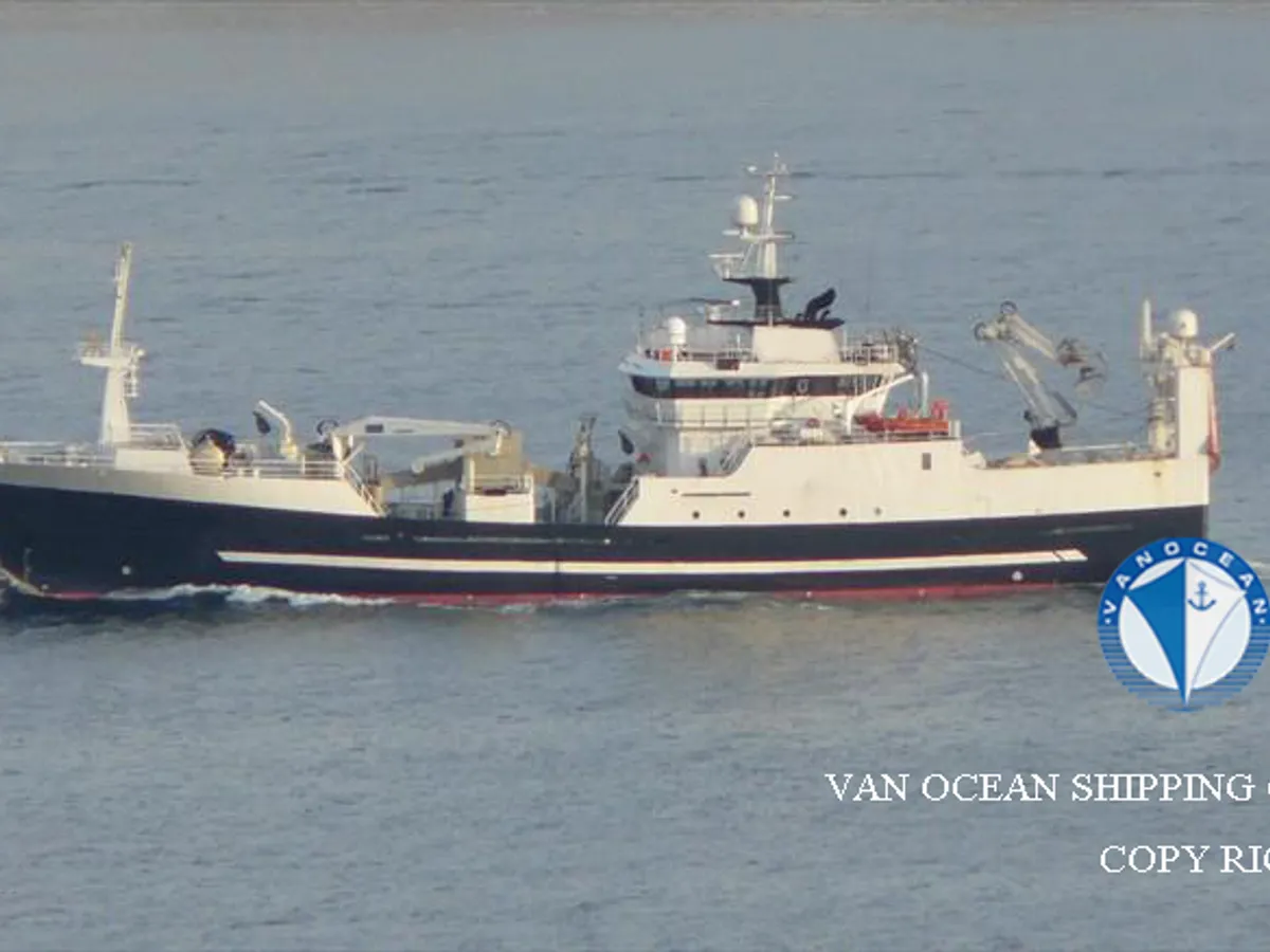 Navio de pesca de arrasto à venda