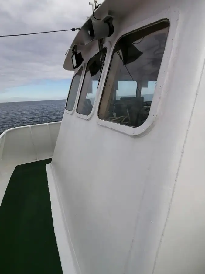 Barco de tripulação à venda