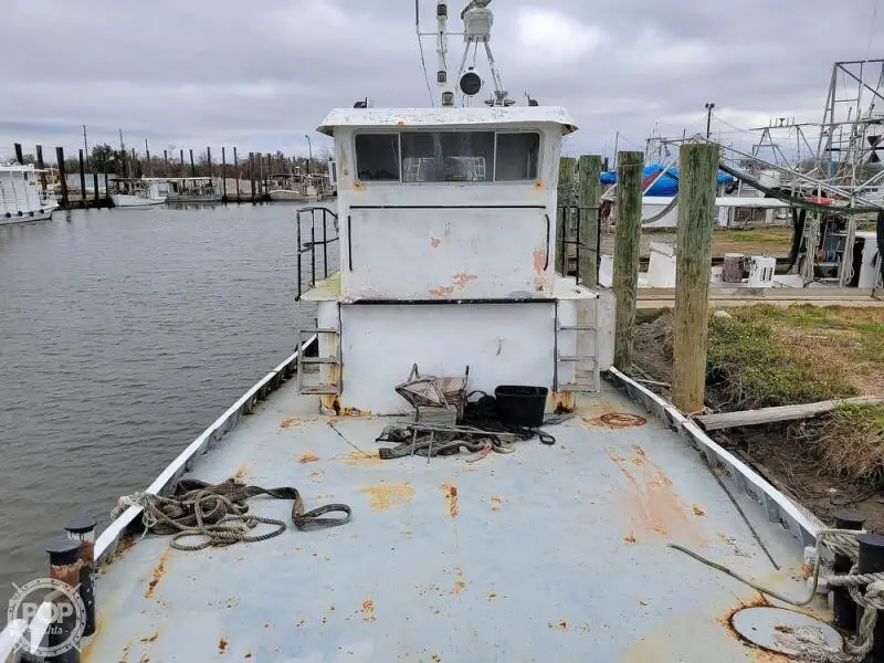 Navio de abastecimento à venda