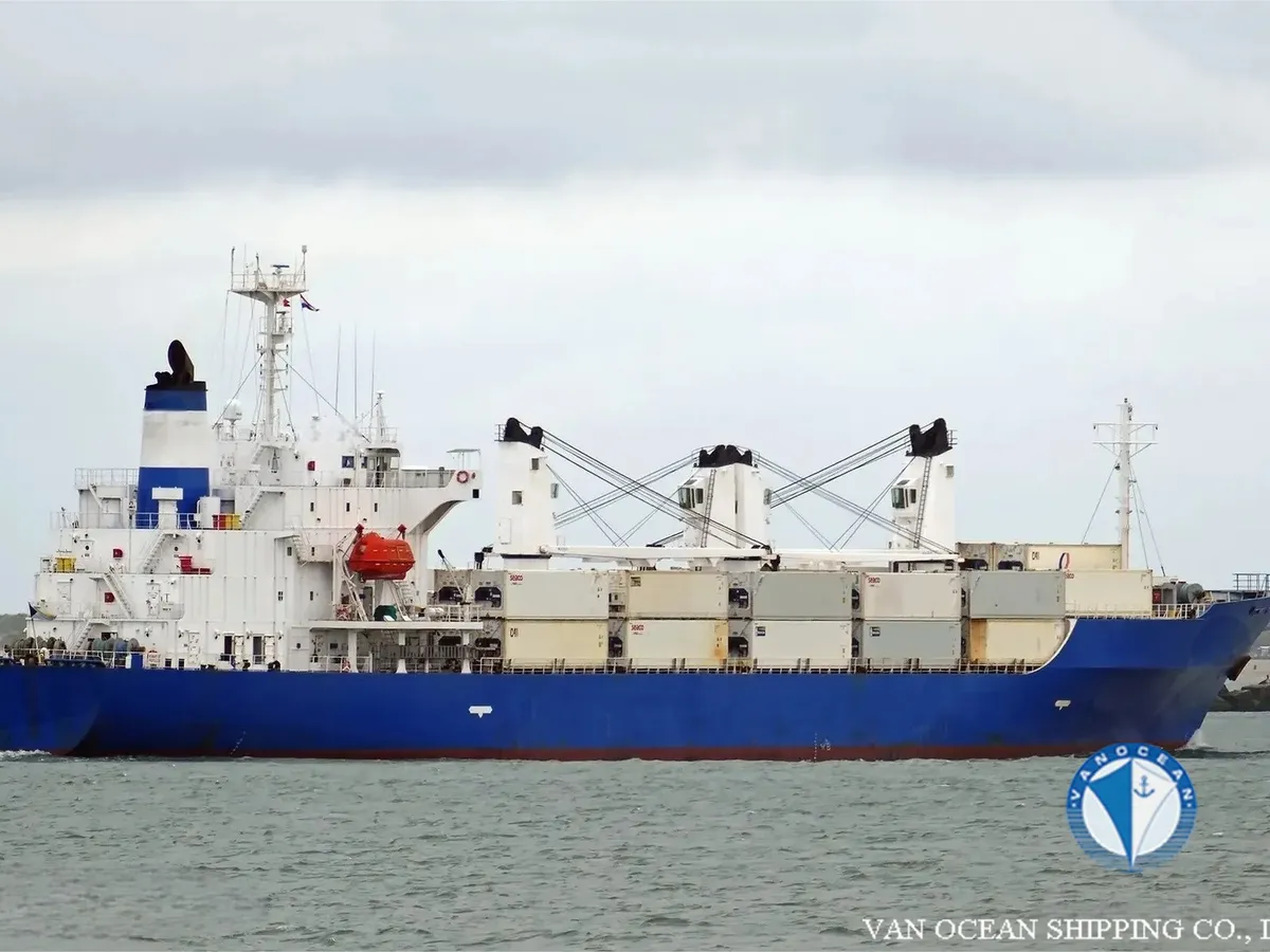 Navio frigorífico à venda
