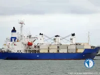 Navio frigorífico à venda