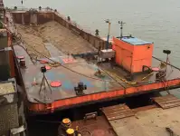Barcaça à venda