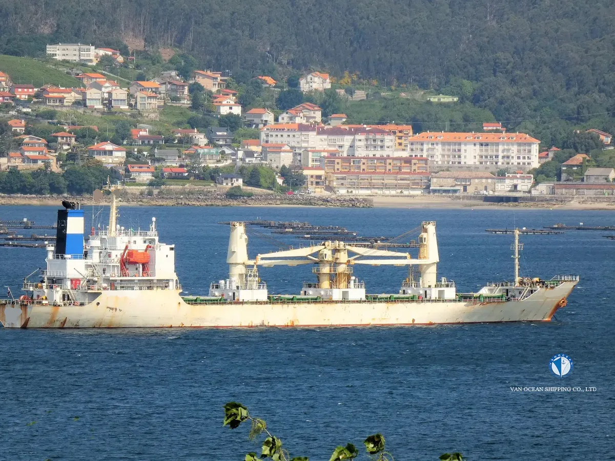 Navio frigorífico à venda