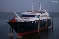 Navio de passageiros à venda