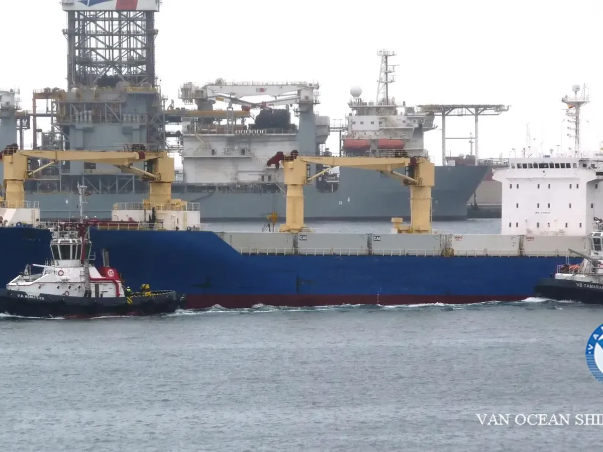 Navio frigorífico à venda