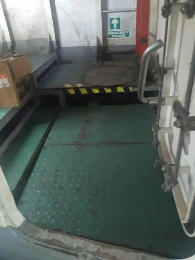 Navio de Suprimento Rápido (FSV) à venda
